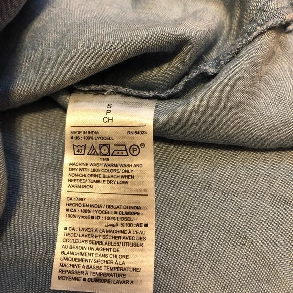 Old Navy Chambray Style Top - Picture 8 of 12